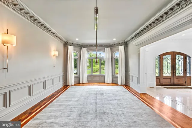 a view of an entryway