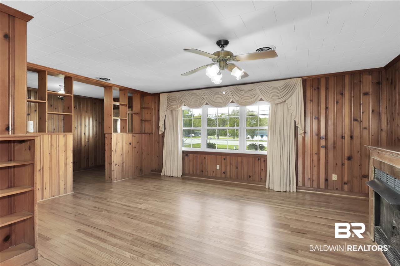 5839 Nevius Road Mobile, AL 36619 - Photo 5 of 28 Built In Shelving