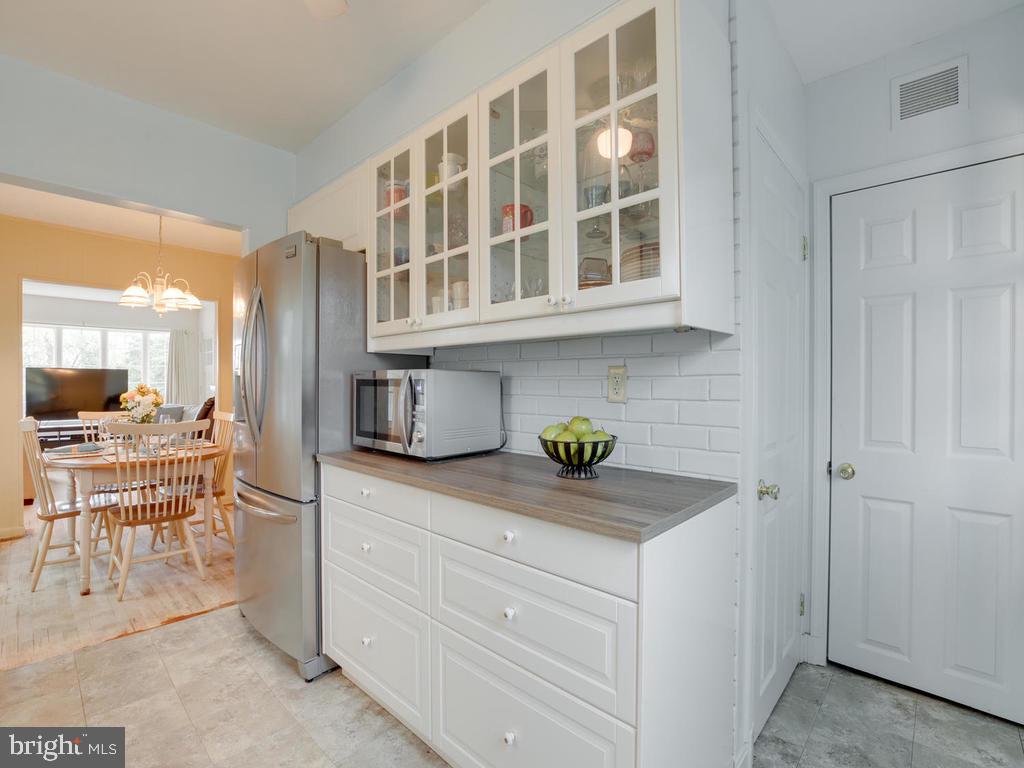 313 Charles Road Linthicum, MD 21090 - Photo 13 of 35