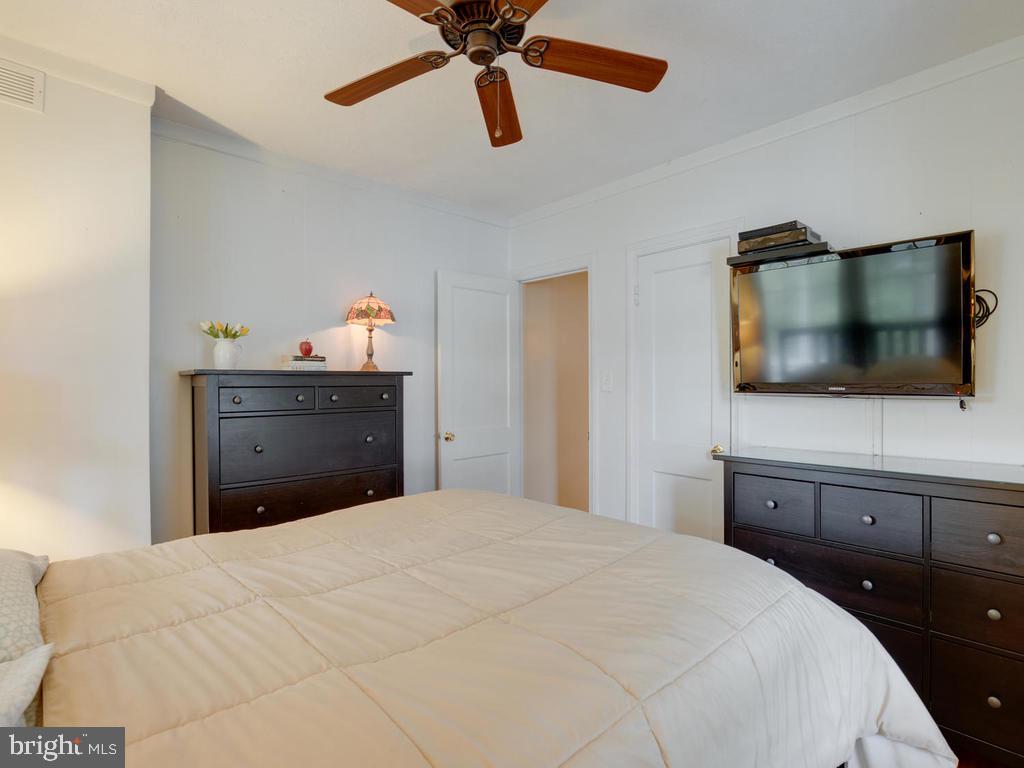 313 Charles Road Linthicum, MD 21090 - Photo 25 of 35