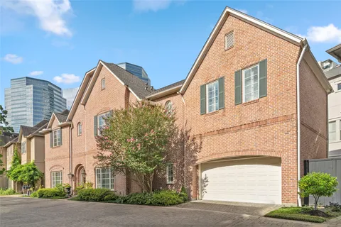 $1,275,000 | 107 Wynden Trace Lane, Houston, TX 77056