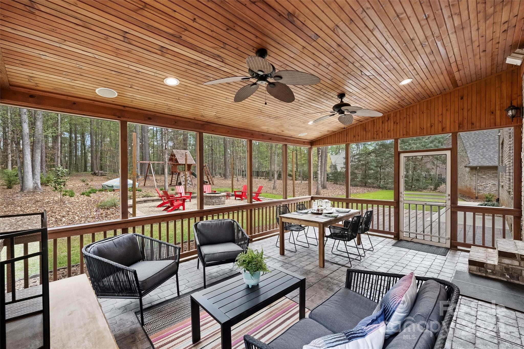 7019 Montgomery Road Lake Wylie, SC 29710 - Photo 39 of 48 a balcony with furniture