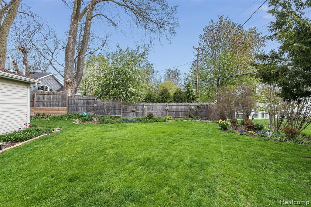 1238 Massoit Road Clawson, MI 48017 - Photo 19 of 20