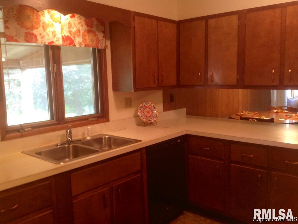 59 Providence Lane Springfield, IL 62711 - Photo 3 of 19 Gallery Image 3