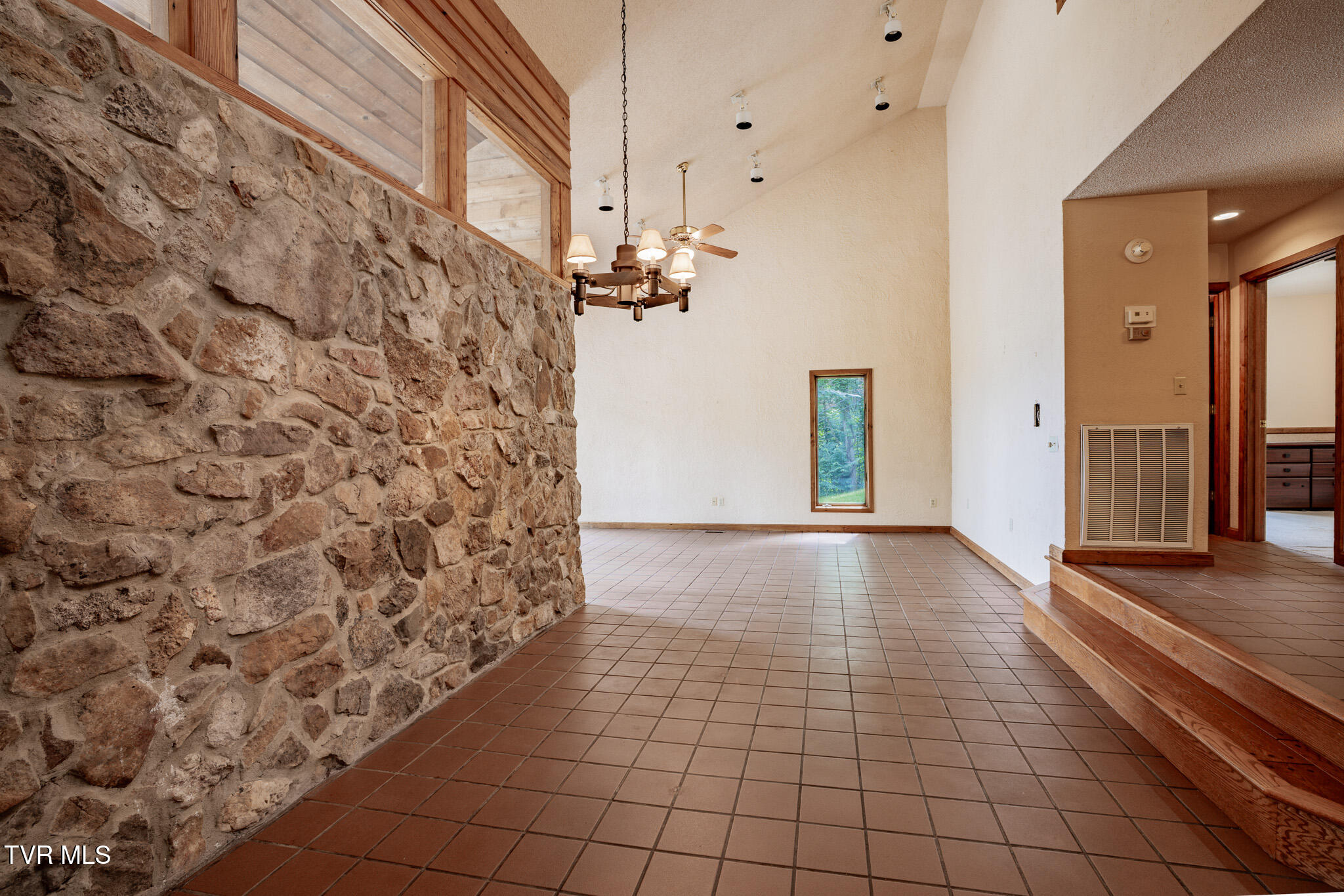562 Gammon Road Kingsport, TN 37663 - Photo 23 of 65 1R9A8105-HDR