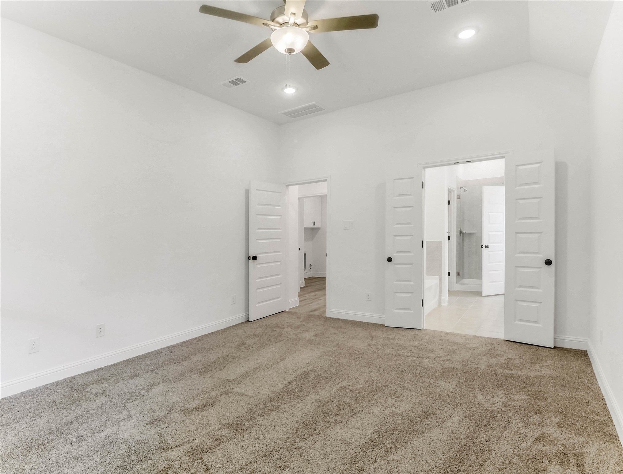 612 Evans Street Angleton, TX 77515 - Photo 11 of 33