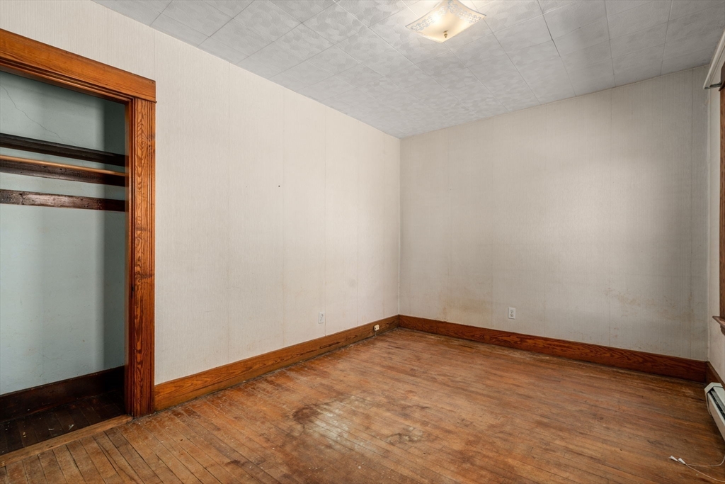 6 Indiana Street Worcester, MA 01604 - Photo 9 of 42 Gallery Image 9