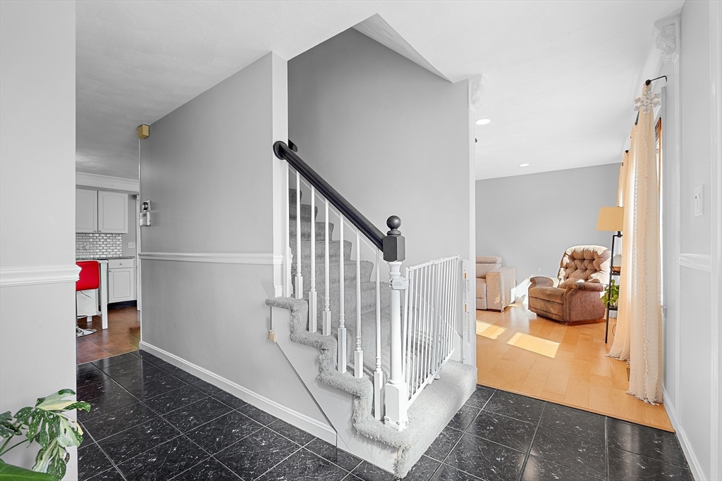 9 Rhodes Street Billerica, MA 01821 - Photo 4 of 33