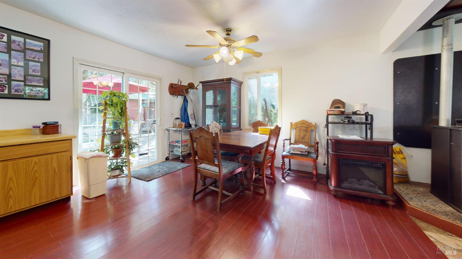 801 Bauer Road Laytonville, CA 95454 - Photo 11 of 17 Dining Room