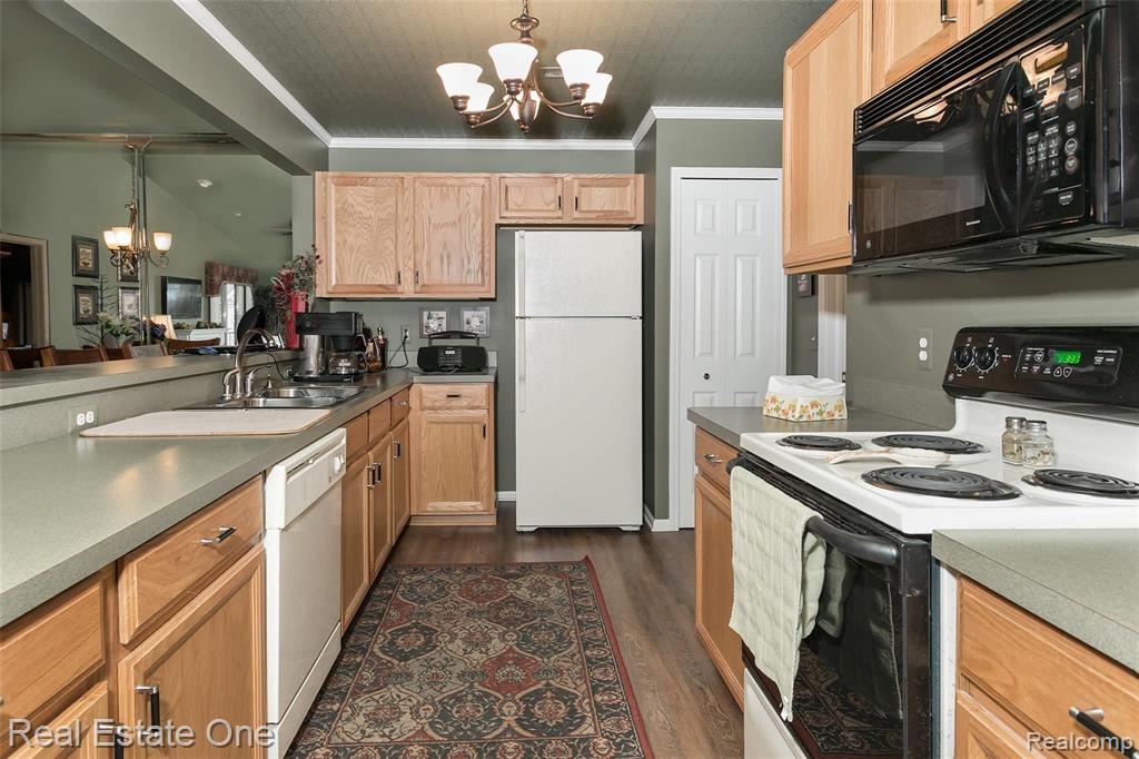 46116 Rhodes Drive Macomb, MI 48044 - Photo 12 of 27