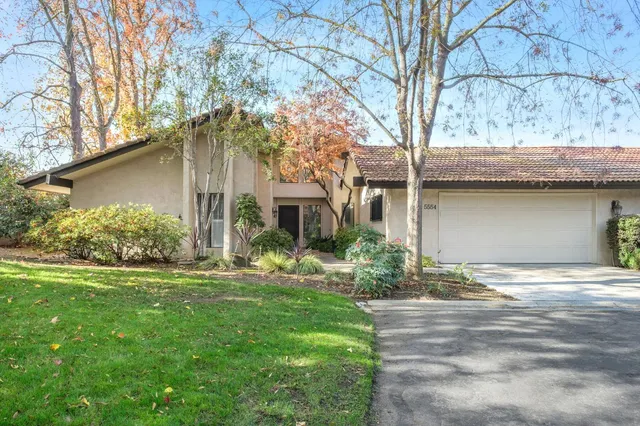 $455,000 | 5554 North El Adobe Drive, Fresno, CA 93711