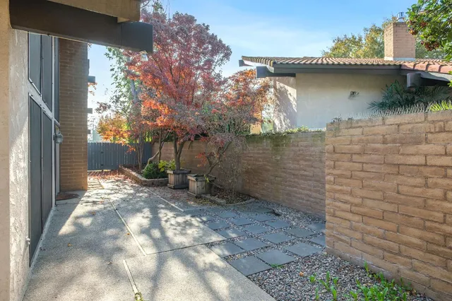 $455,000 | 5554 North El Adobe Drive, Fresno, CA 93711