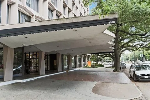 $670,000 | 2100 St Charles Avenue, Unit 7 MN, New Orleans, LA 70130