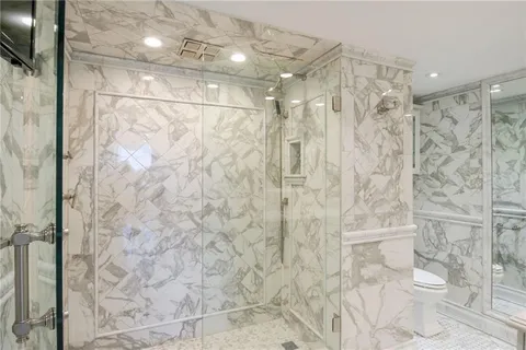 $670,000 | 2100 St Charles Avenue, Unit 7 MN, New Orleans, LA 70130