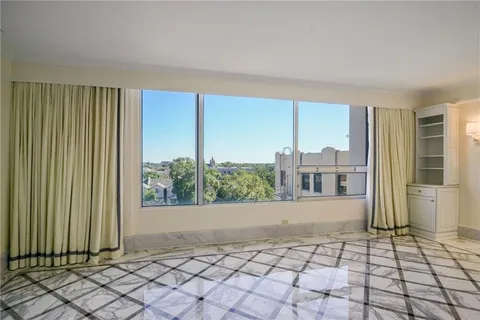 $670,000 | 2100 St Charles Avenue, Unit 7 MN, New Orleans, LA 70130