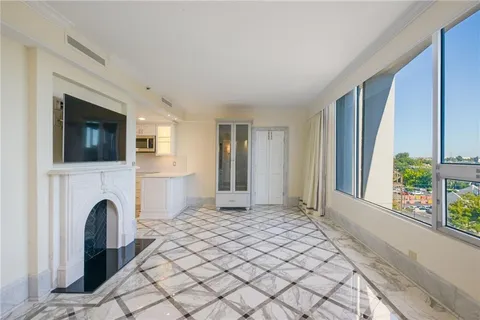 $670,000 | 2100 St Charles Avenue, Unit 7 MN, New Orleans, LA 70130