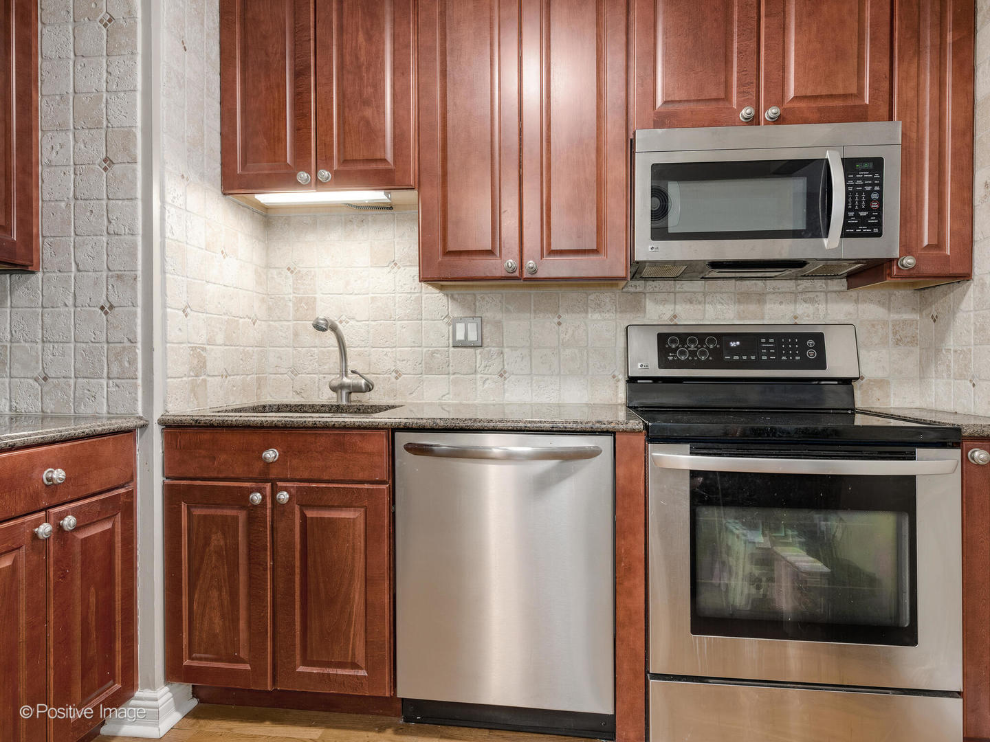 111 West Maple Street, Unit 1303 Chicago, IL 60610 - Photo 12 of 22