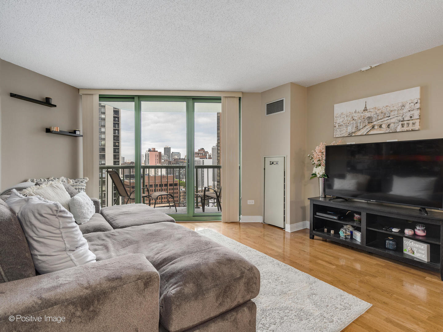 111 West Maple Street, Unit 1303 Chicago, IL 60610 - Photo 7 of 22