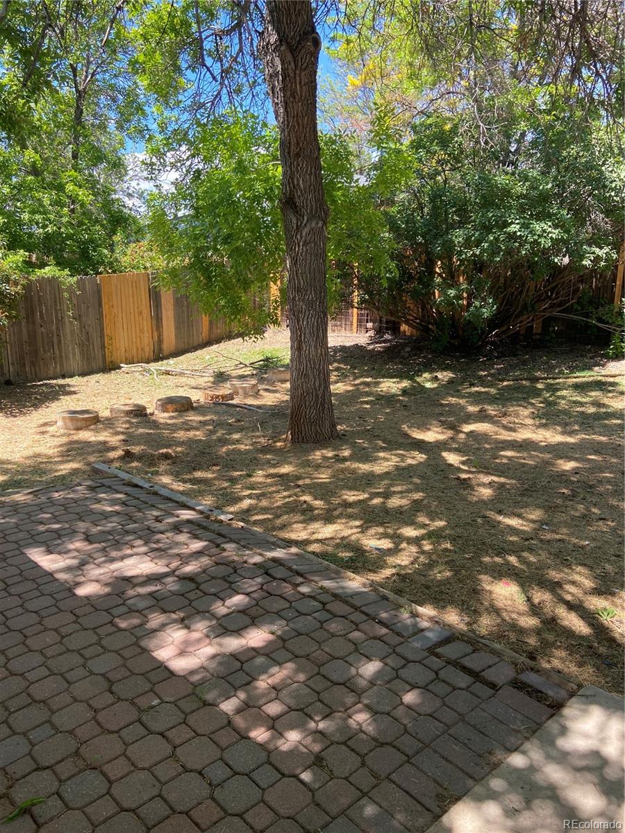 11123 Eudora Place Thornton, CO 80233 - Photo 24 of 26 a backyard of a house