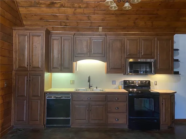 $245,000 | 3018 South 24th Street, St. Joseph, MO 64503