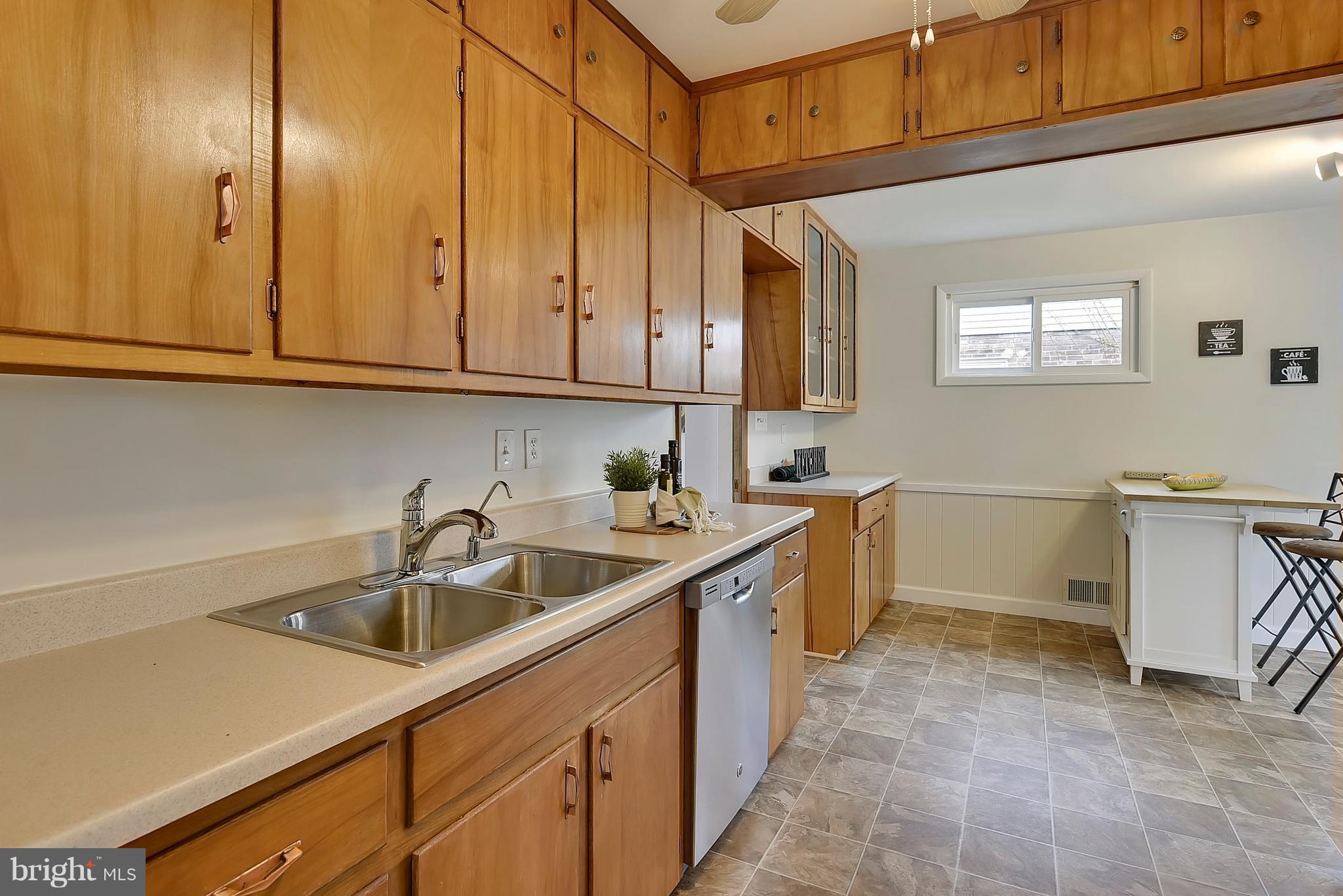 2916 Irvington Road Falls Church, VA 22042 - Photo 11 of 30 and loads of cabinet space