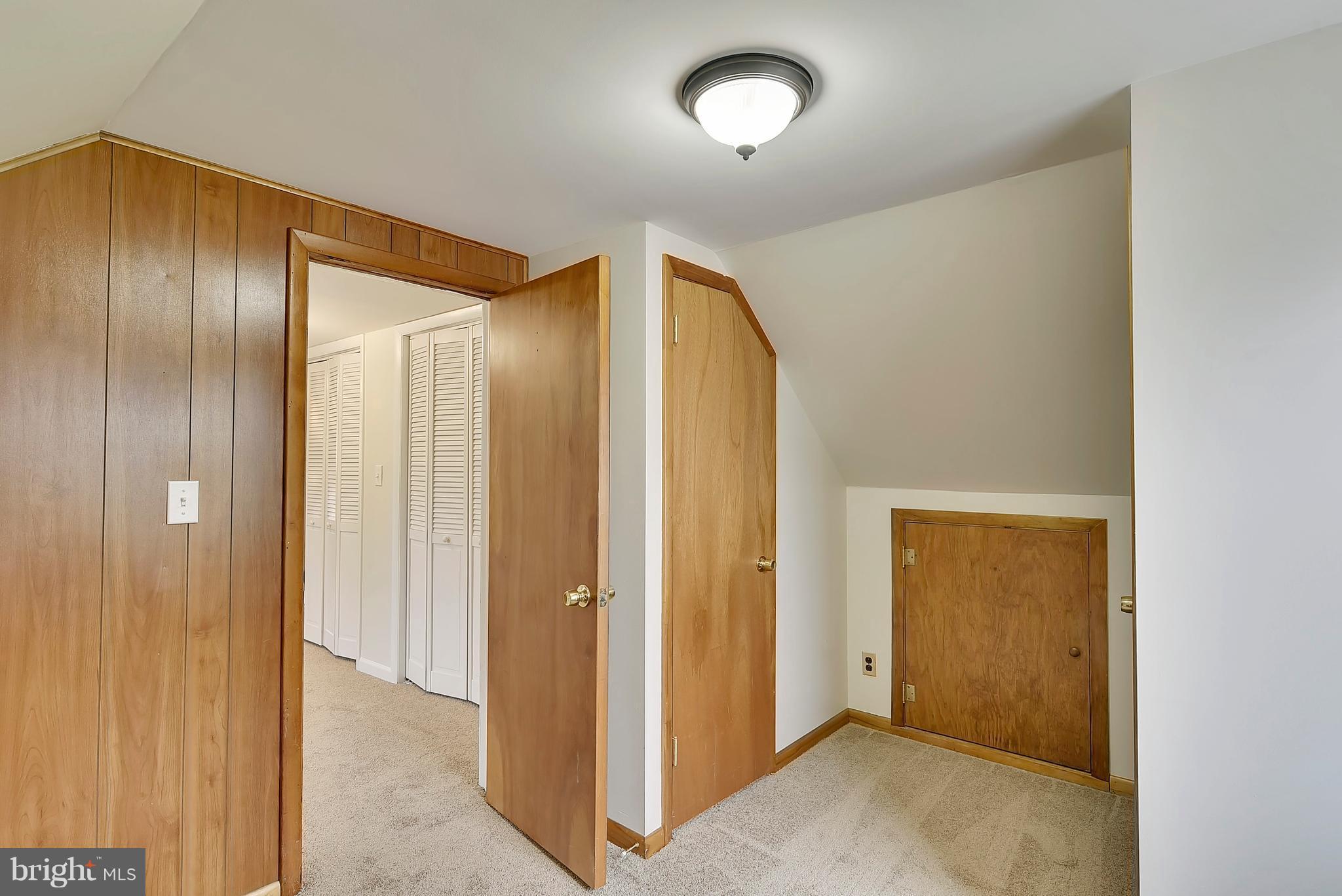 2916 Irvington Road Falls Church, VA 22042 - Photo 17 of 30 Upper level sitting room-convert to a bathroom!