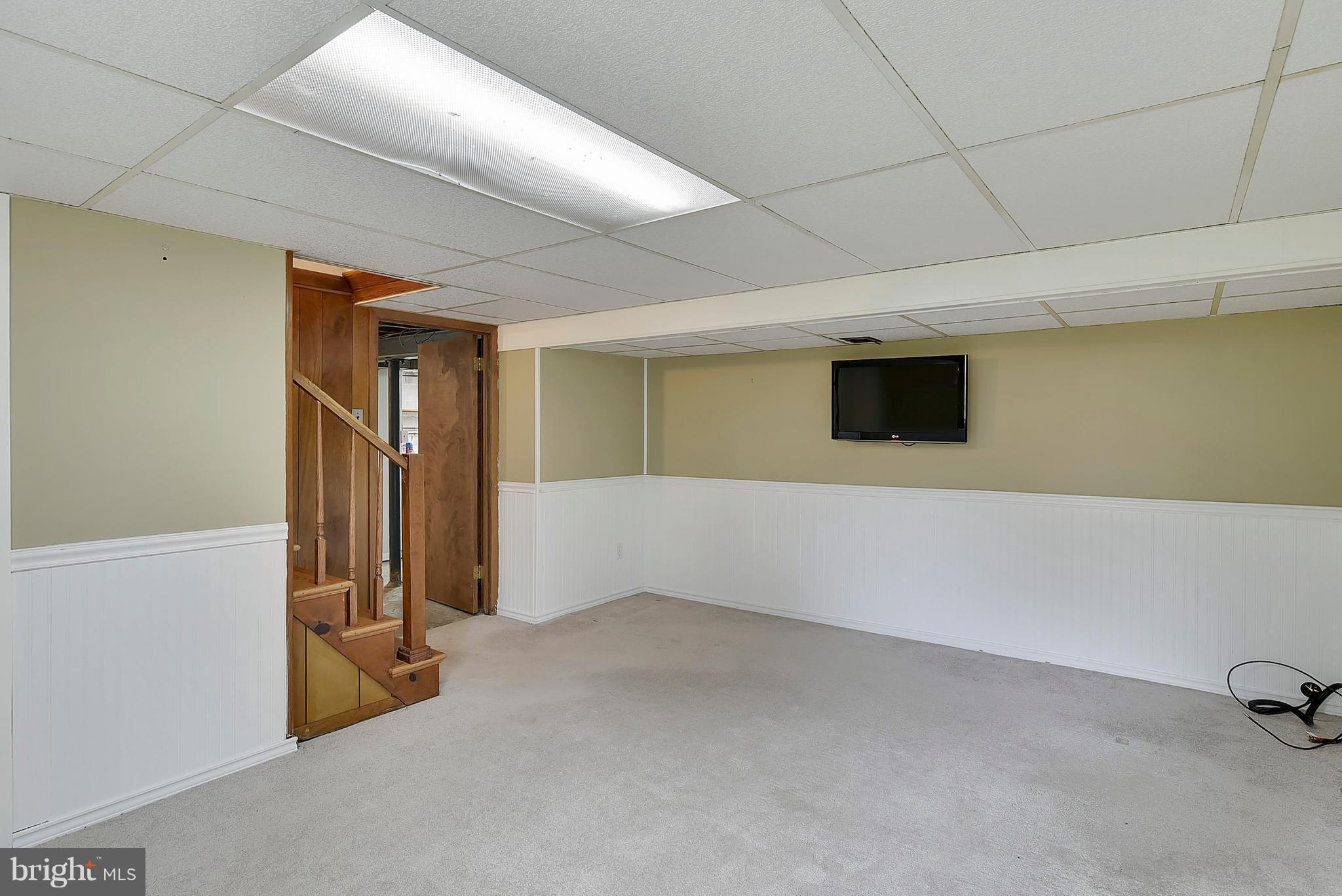 2916 Irvington Road Falls Church, VA 22042 - Photo 19 of 30 and the TV conveys!