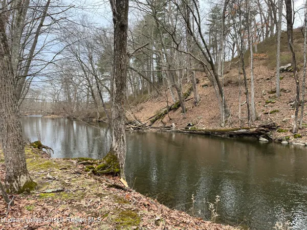 $650,000 | 685 Sandy Plains Road, Athens, NY 12451