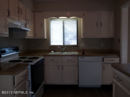 3745 Foxcroft Road Jacksonville, FL 32257 - Photo 3 of 12 KITCHEN