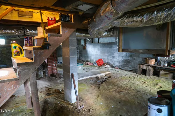 $189,900 | 18 Old Quarry Road, Saltville, VA 24370