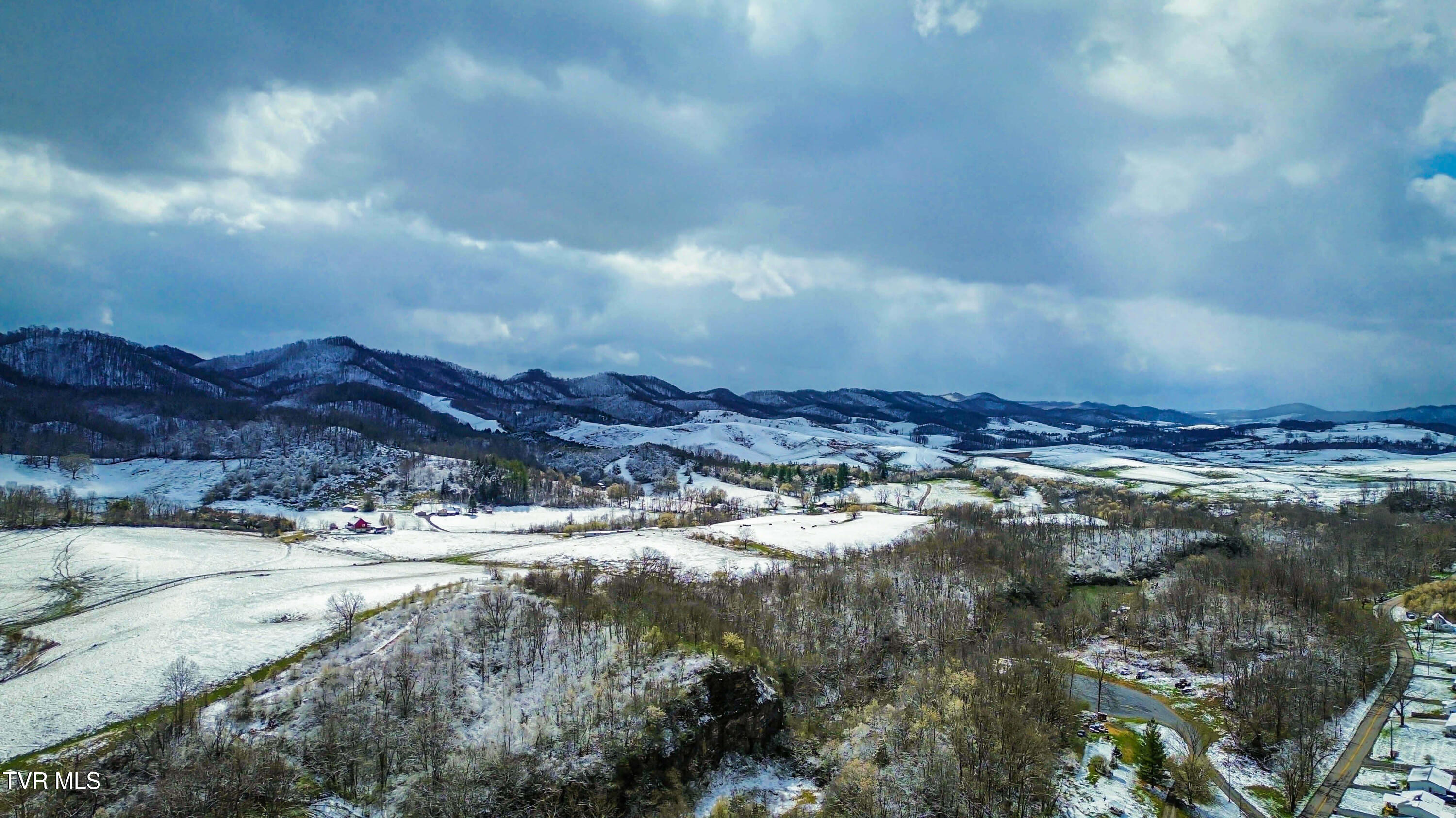 18 Old Quarry Road Saltville, VA 24370 - Photo 30 of 33 Messenger_creation_8BE50220-0D56-4F2C-BE