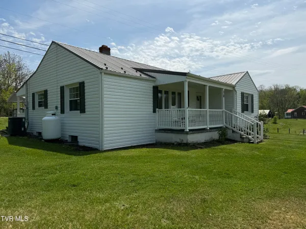 $189,900 | 18 Old Quarry Road, Saltville, VA 24370