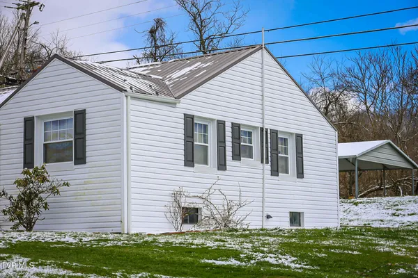 $189,900 | 18 Old Quarry Road, Saltville, VA 24370