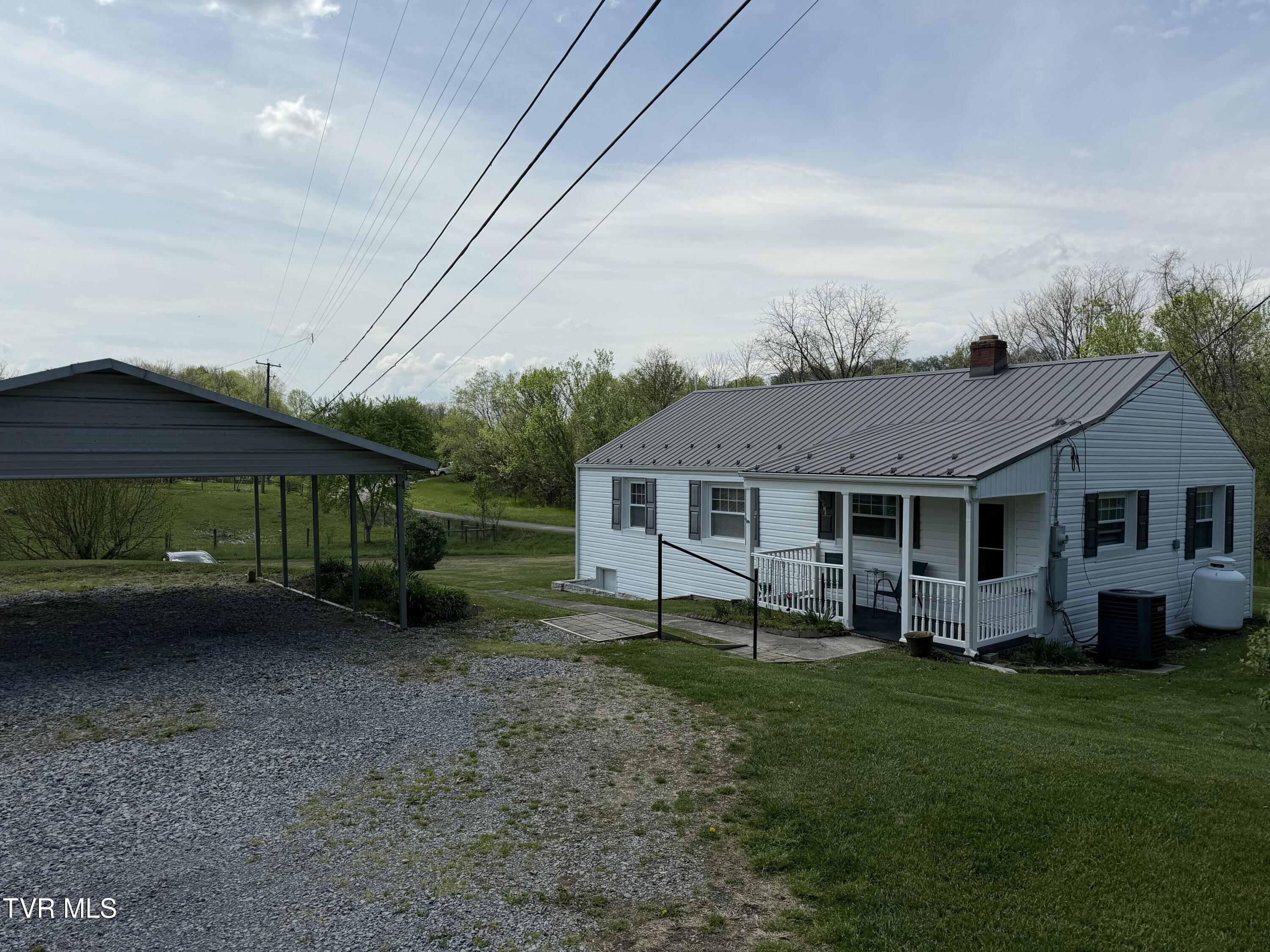 18 Old Quarry Road Saltville, VA 24370 - Photo 7 of 31 IMG_0093