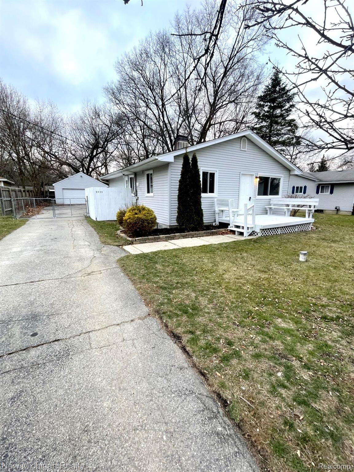 9555 Colgate Clarkston, MI 48348 - Photo 1 of 44 Gallery Image 1