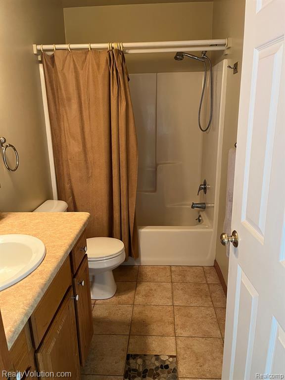 2325 Long Lake Road Lapeer, MI 48446 - Photo 21 of 35