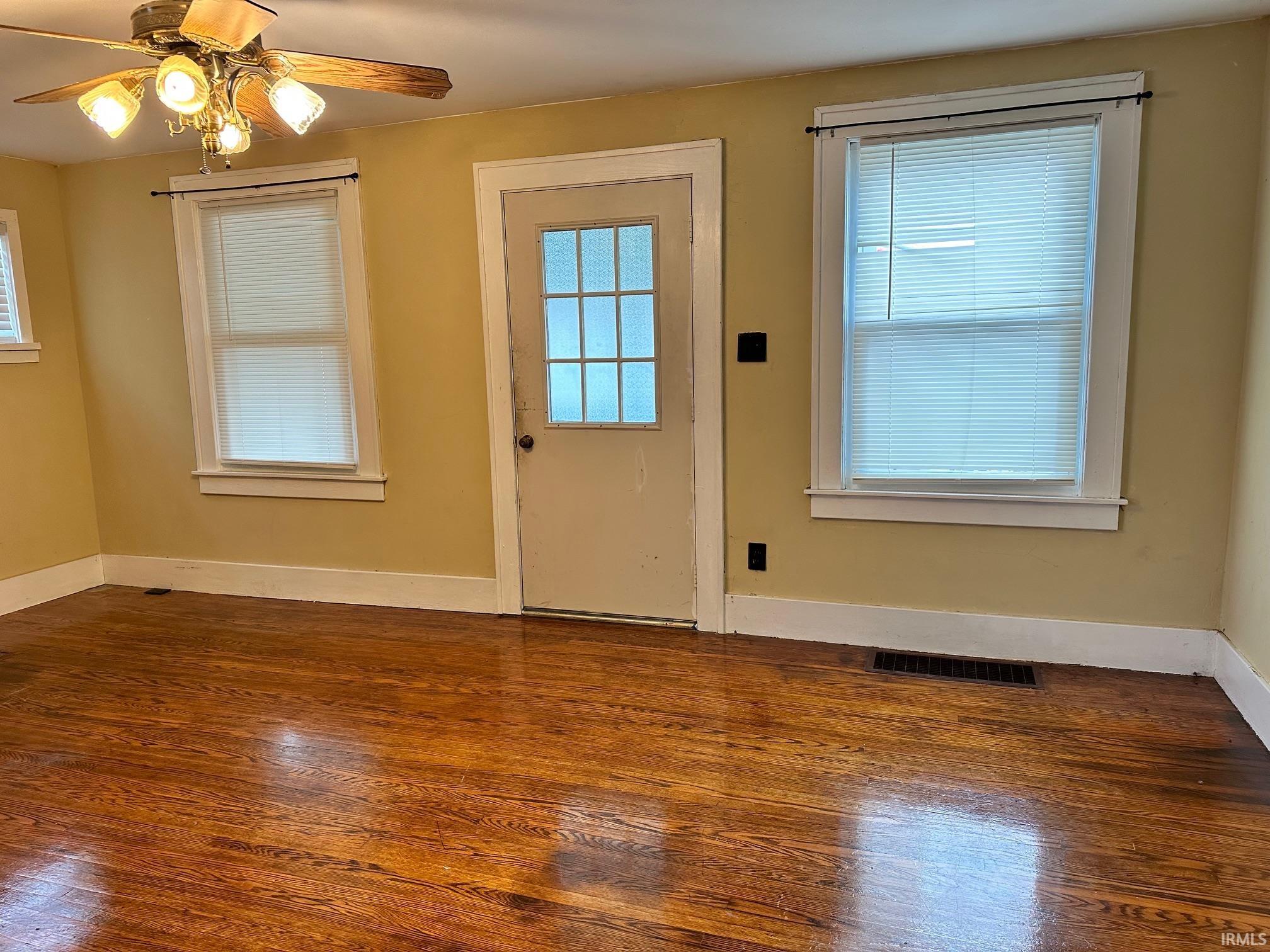 515 P Street Bedford, IN 47421 - Photo 6 of 26