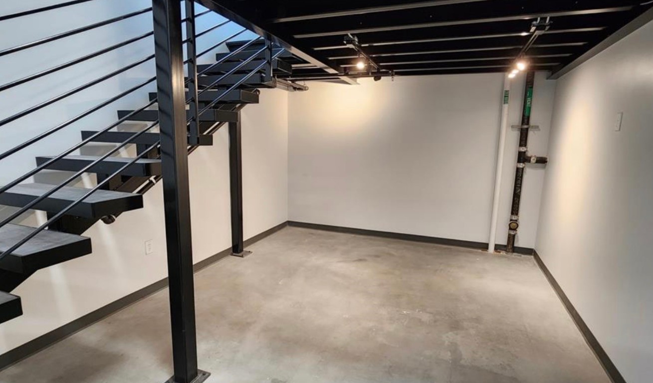 4229 North FM 620, Unit 309 Austin, TX 78734 - Photo 7 of 32 a view of utility room