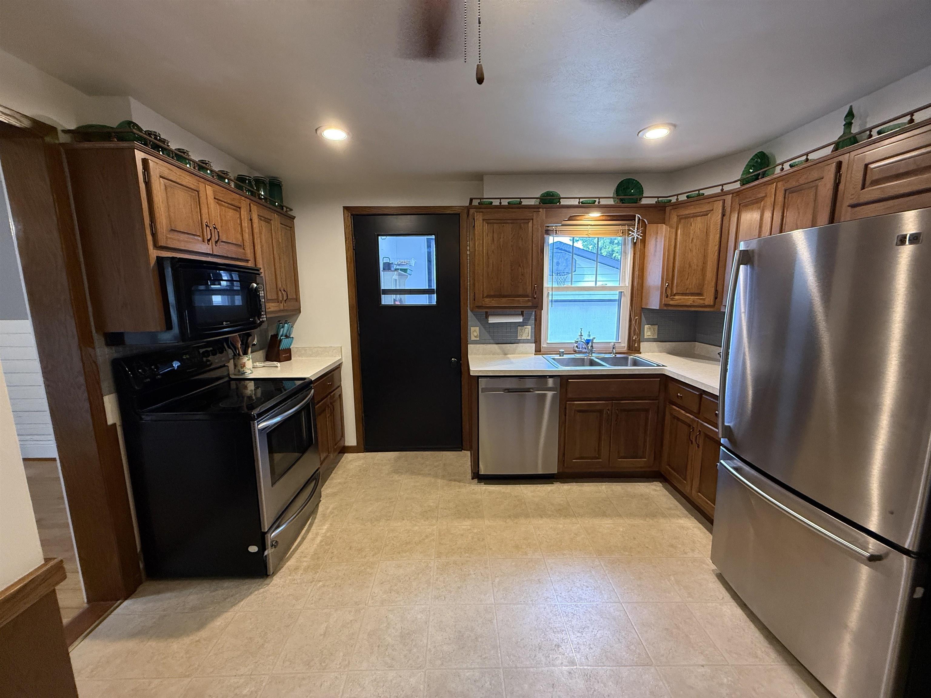 1317 22nd Avenue Monroe, WI 53566 - Photo 22 of 42