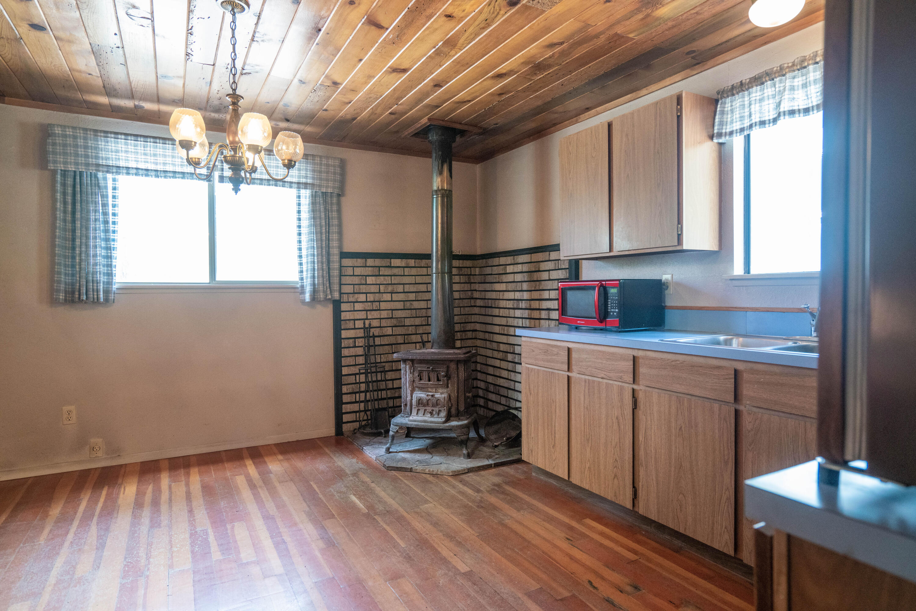 11515 Old Fort Road Klamath Falls, OR 97601 - Photo 46 of 57 40