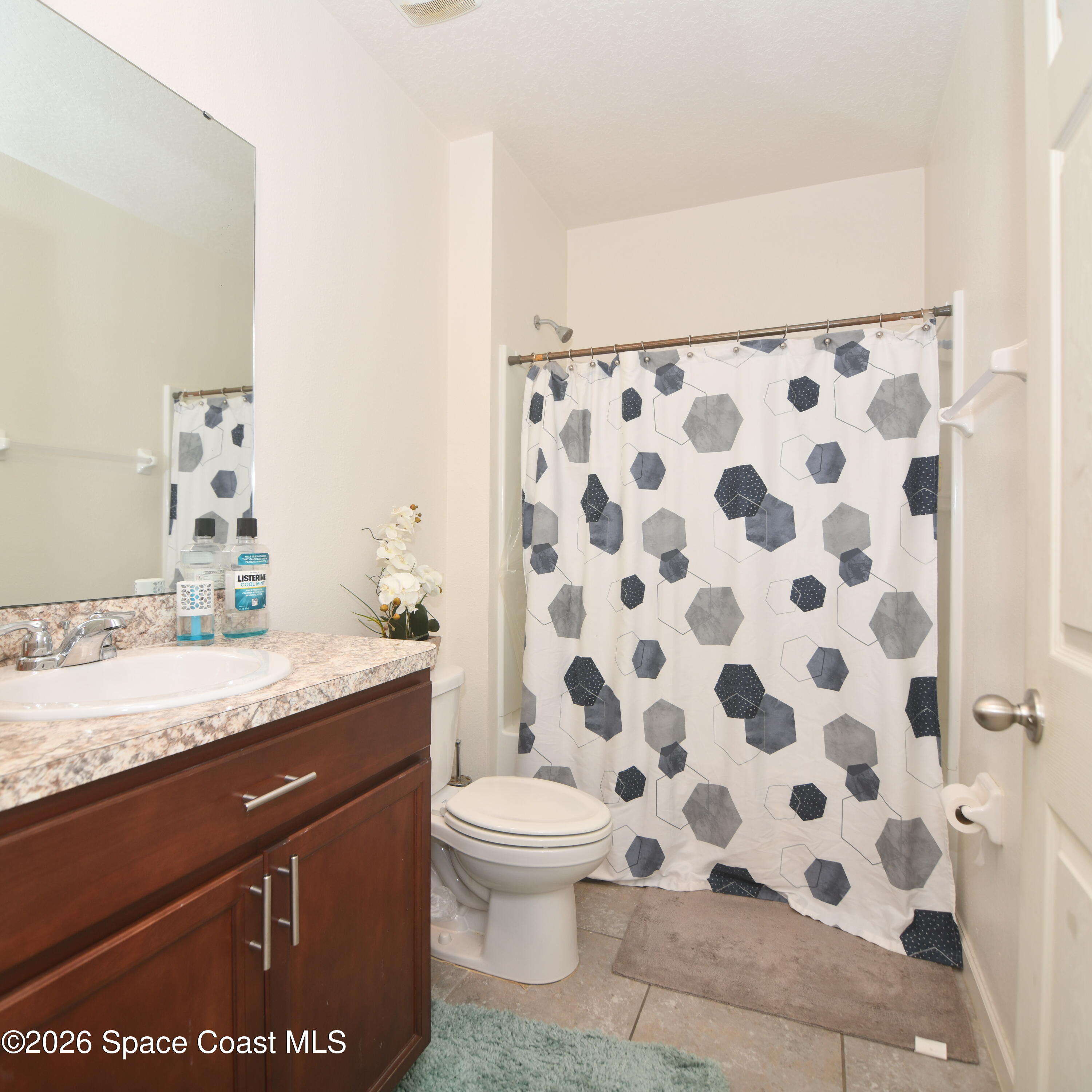439 Gancedo Street Southwest Palm Bay, FL 32908 - Photo 4 of 23 DSC_0646