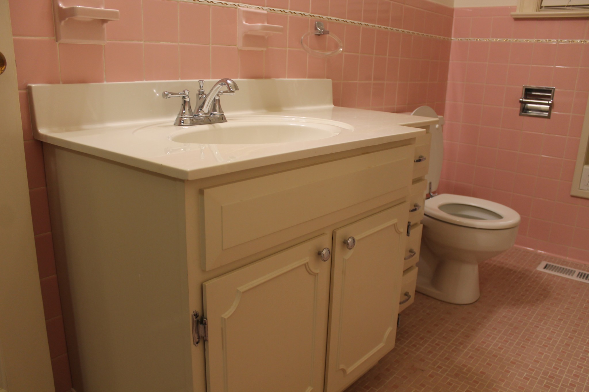 207 Battle Avenue Franklin, TN 37064 - Photo 33 of 67 a bathroom with a sink and a toilet