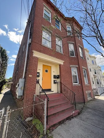$4,200 | 474 Windsor Street, Unit 2F, Cambridge, MA 02141