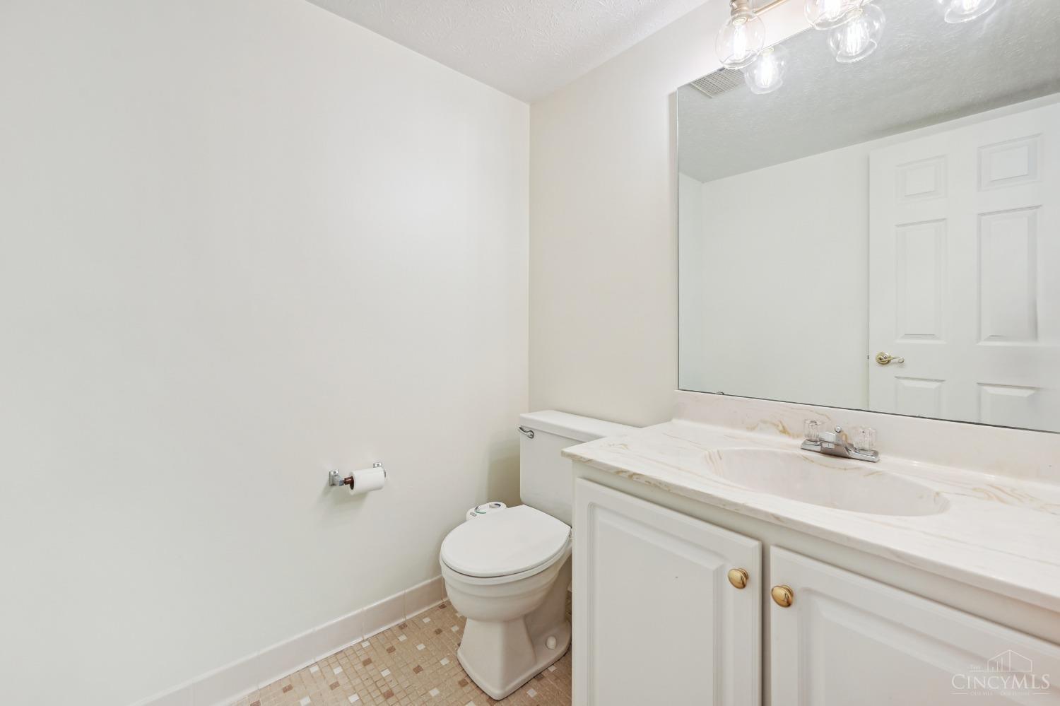 7264 East Galbraith Road Cincinnati, OH 45243 - Photo 17 of 33
