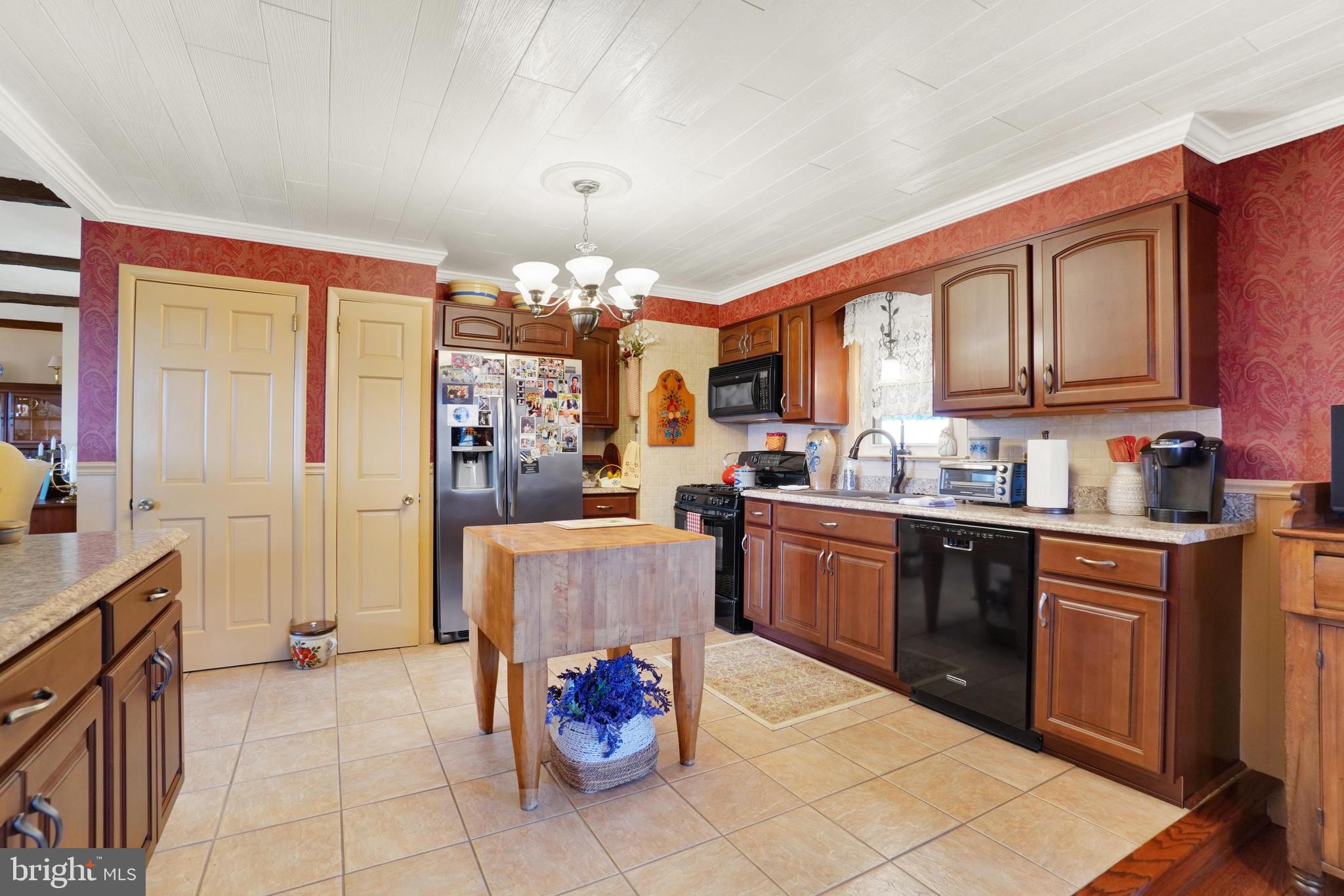 427 Accomac Road York, PA 17406 - Photo 12 of 31 Gallery Image 12
