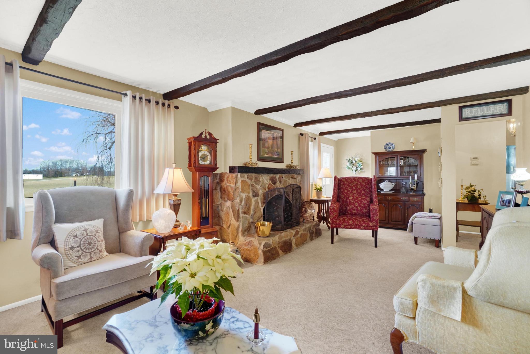 427 Accomac Road York, PA 17406 - Photo 4 of 31 Gallery Image 4
