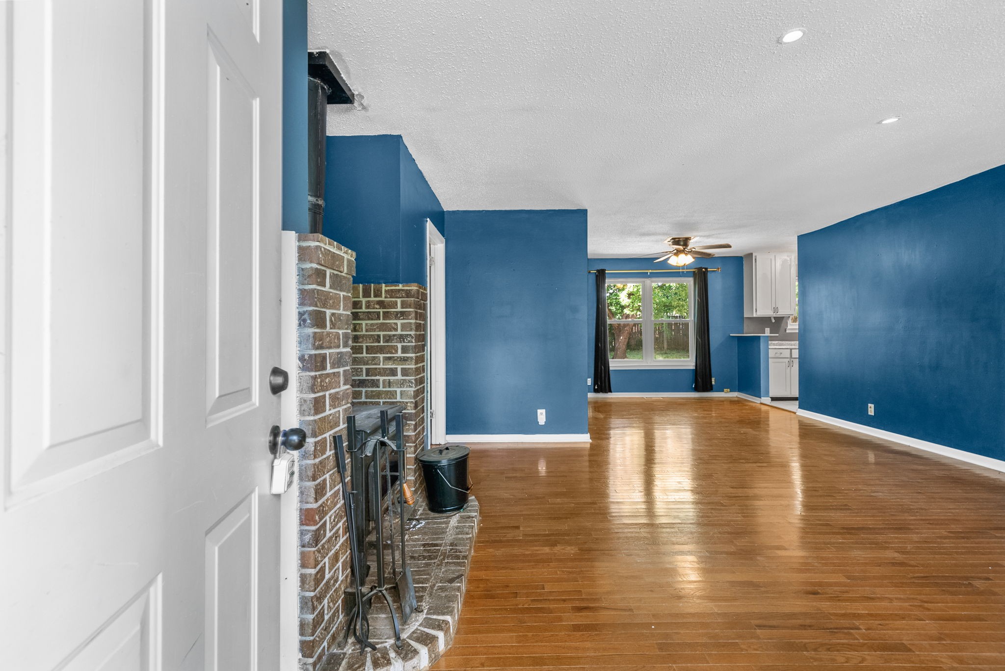 1586 Boxcroft Road Clarksville, TN 37042 - Photo 3 of 20 Gallery Image 3