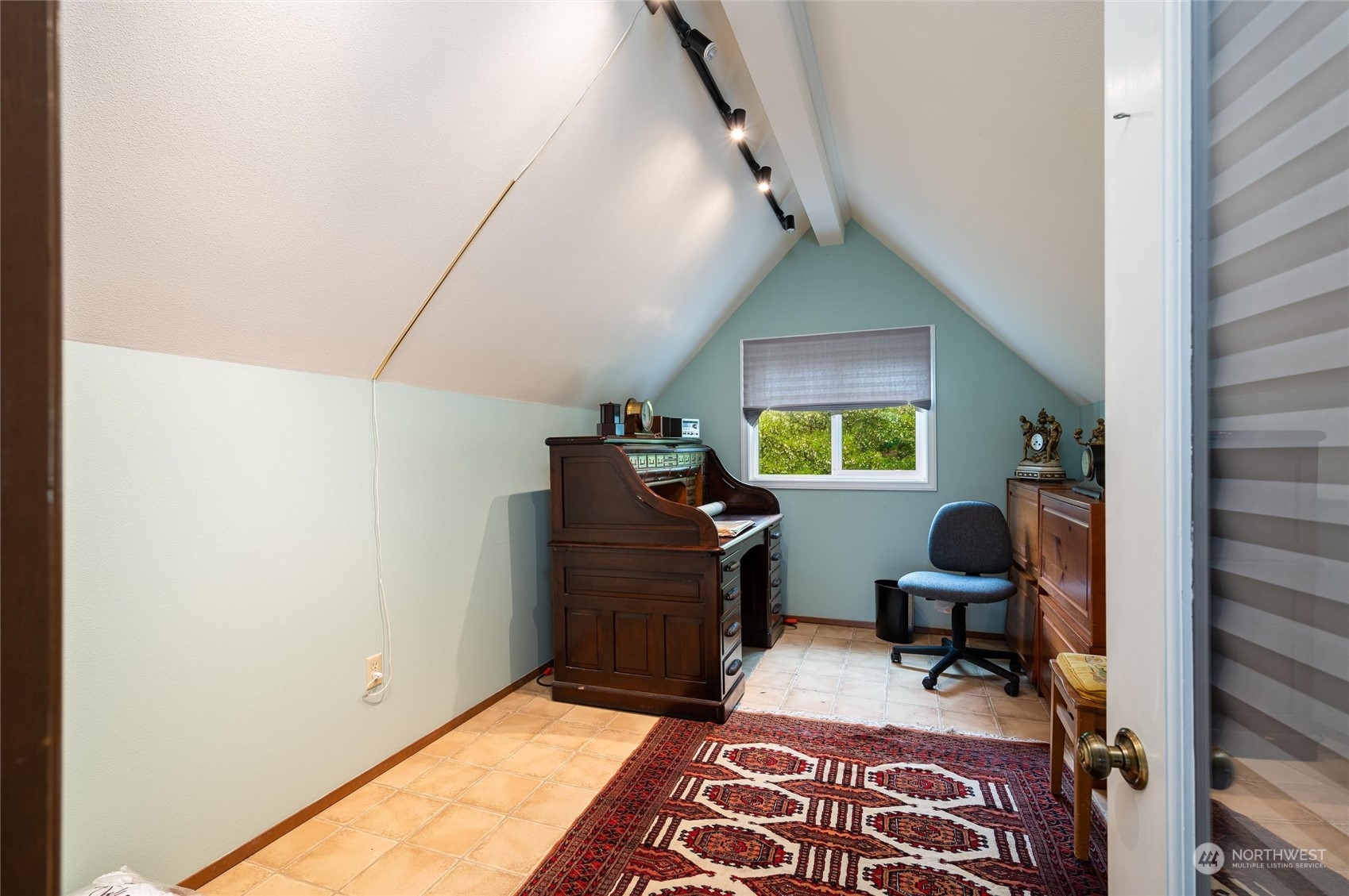 1835 High Noon Road Bellingham, WA 98226 - Photo 28 of 40 a room with furniture and a rug
