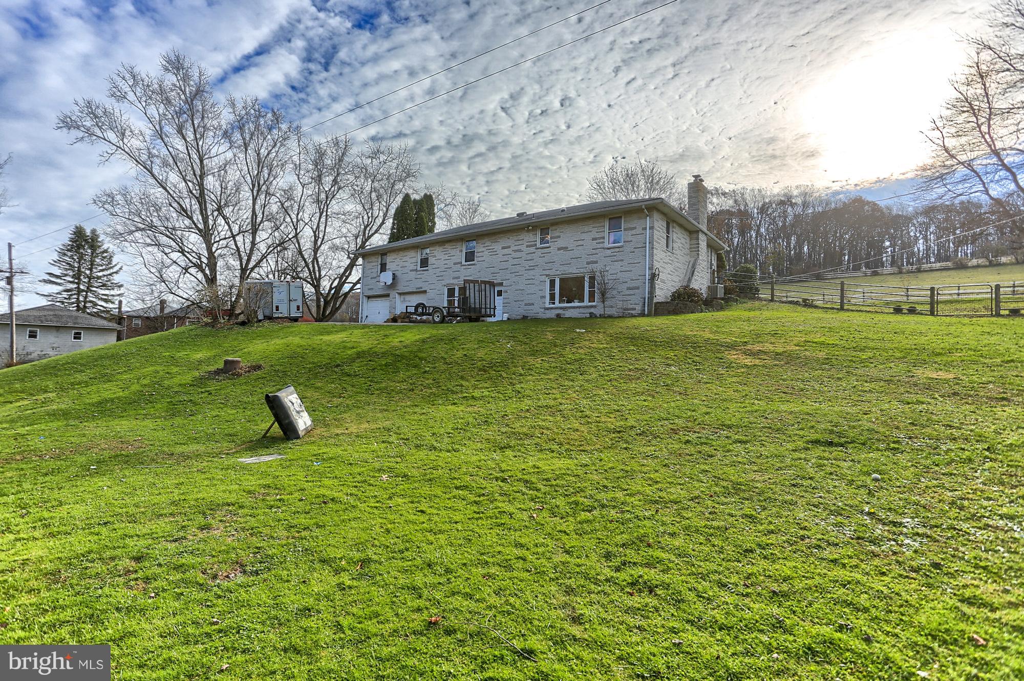2718 Ridgeview Road Dallastown, PA 17313 - Photo 4 of 39