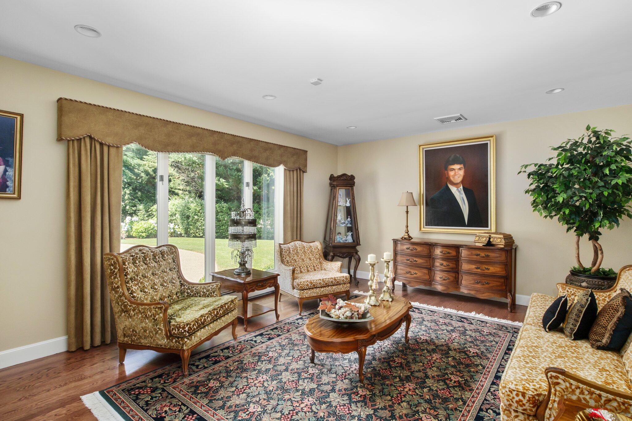 168 Garrison Lane Osterville, MA 02655 - Photo 21 of 58 Living Room